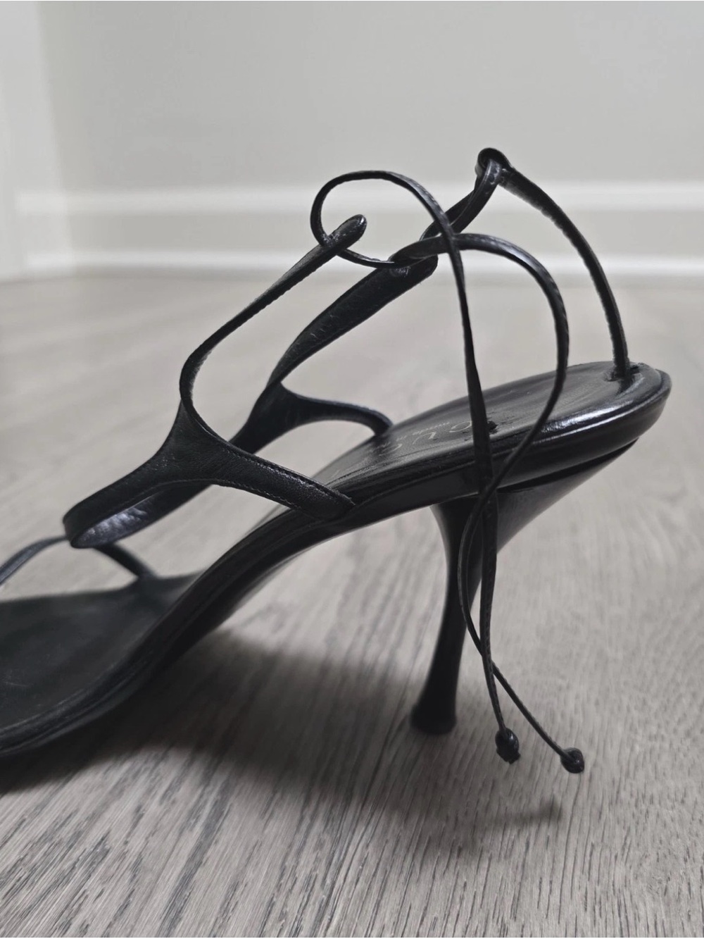 Vtg Gucci Black Leather Strappy Stiletto Sandals - Picture 5 of 9